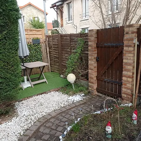 Apartament Avec Jardin *