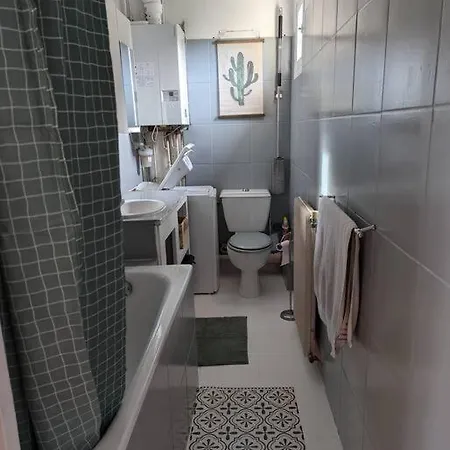 Avec Jardin Apartment