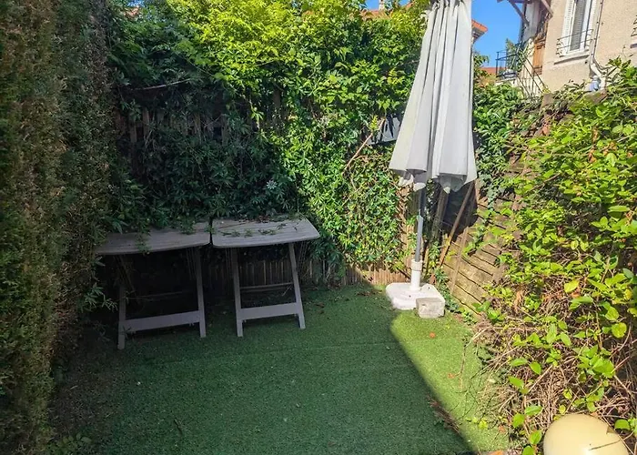 Avec Jardin Apartament *